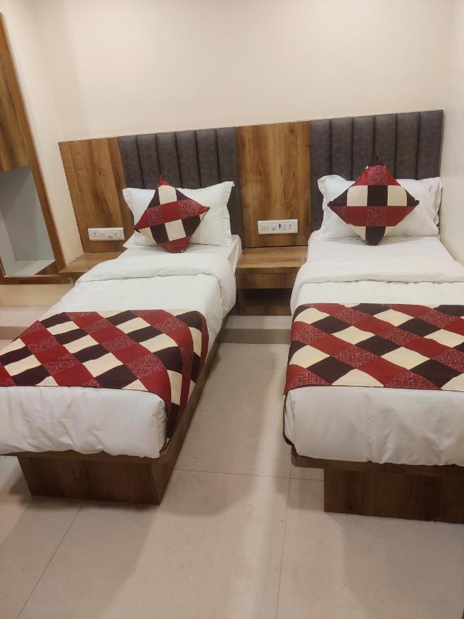 Bkc Corporate Hostel Ac Dormitory Мумбай Екстериор снимка