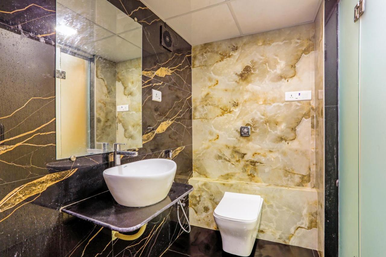 Bkc Corporate Hostel Ac Dormitory Мумбай Екстериор снимка